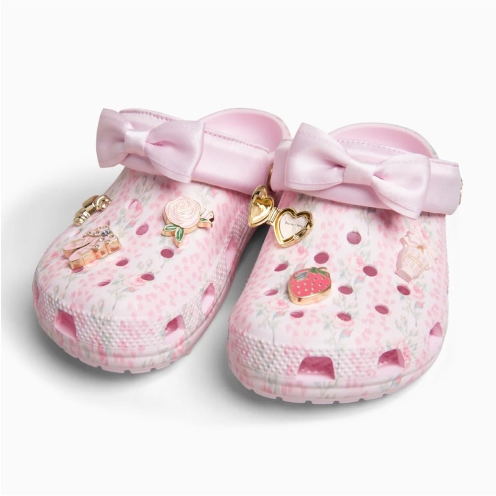 Big kids / girls size 6 ( j6 ) LoveShackFancy x crocs new in box pink bow